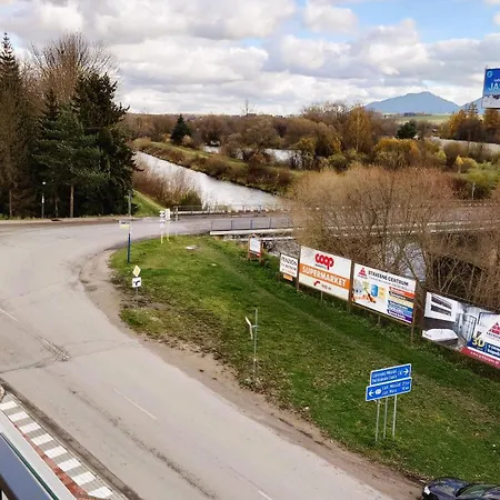 Nad Riekou Bešeňová